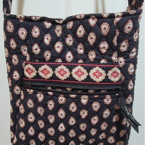 Vera Bradley Crossbody Bag with Front Zippered pocket. EUC - Picture 2 of 16